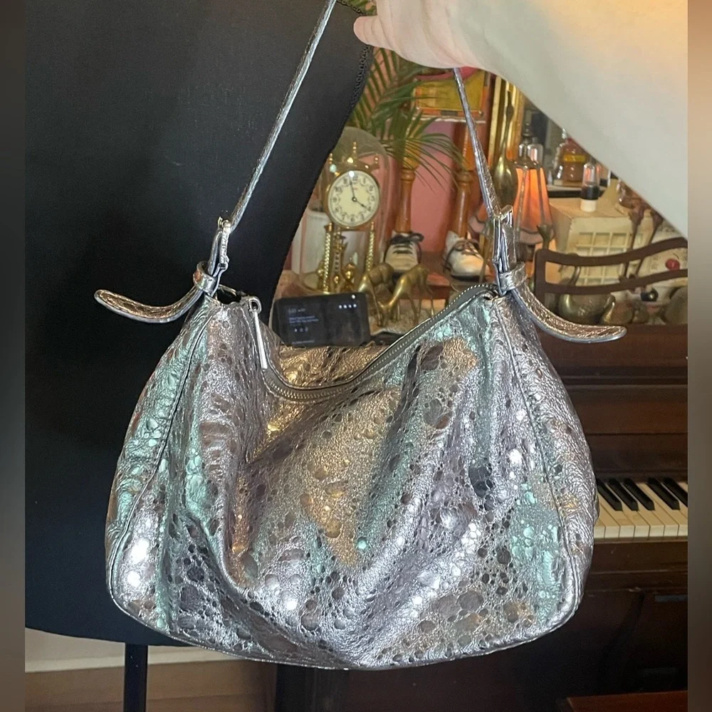 Textured metallic silver Michael by Michael Kors shoulder bag y2k 90s vibes - Picture 3 of 9